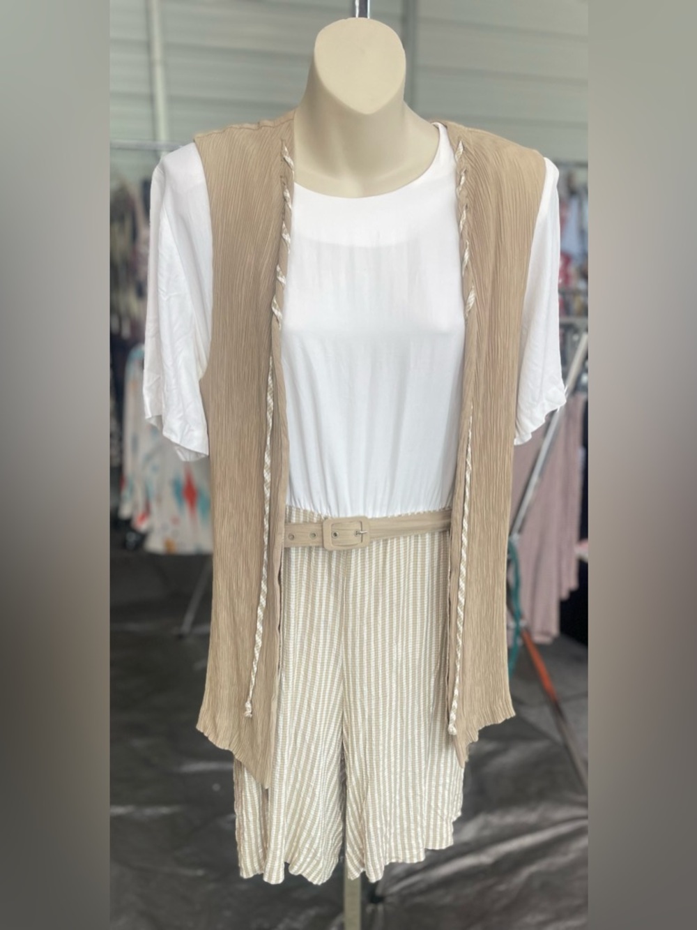 Vintage - Beige Sleeveless Draped Jumper